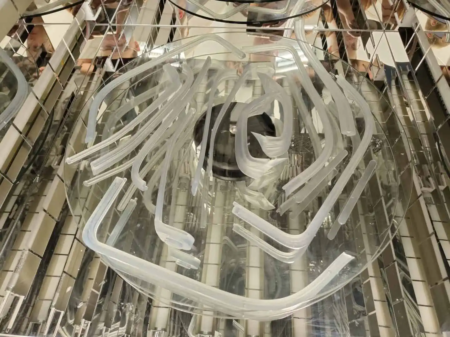 立体光刻 (SLA) 3D 打印部件，高分辨率，采用类 ABS 工业透明材料并进行了表面处理