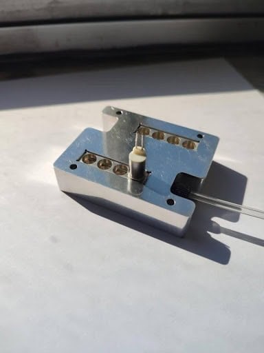 通过 Xometry 择幂科技制造的流体歧管 CNC 加工原型